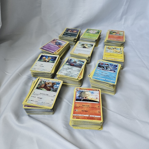 Lot of 85 Pokémon Cards Including Holo, Rare, Trainer, Energy Cards - Picture 6 of 10